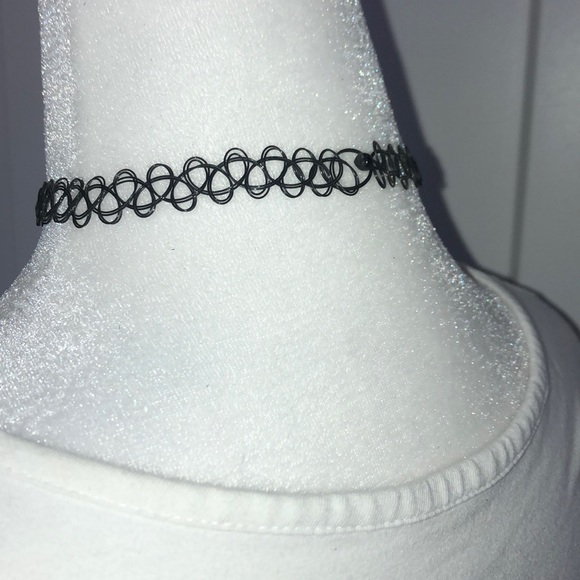 Black Choker - Picture 2 of 3